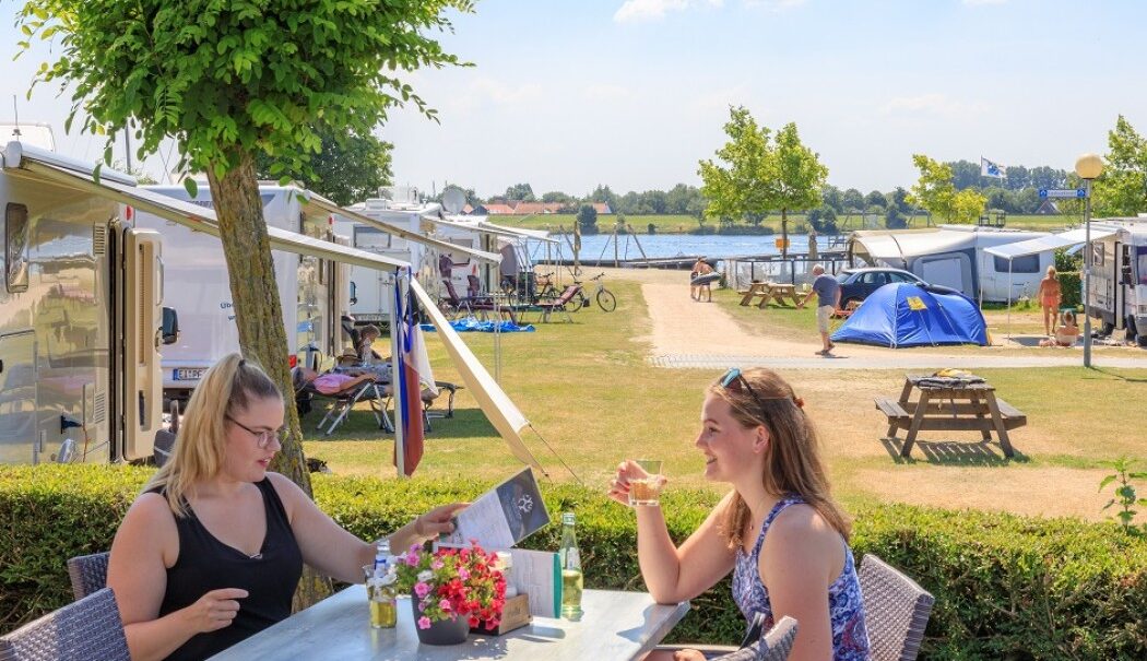 Camping en Villapark De Paardekreek