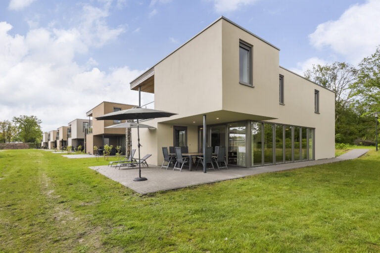 12-persoons watervilla