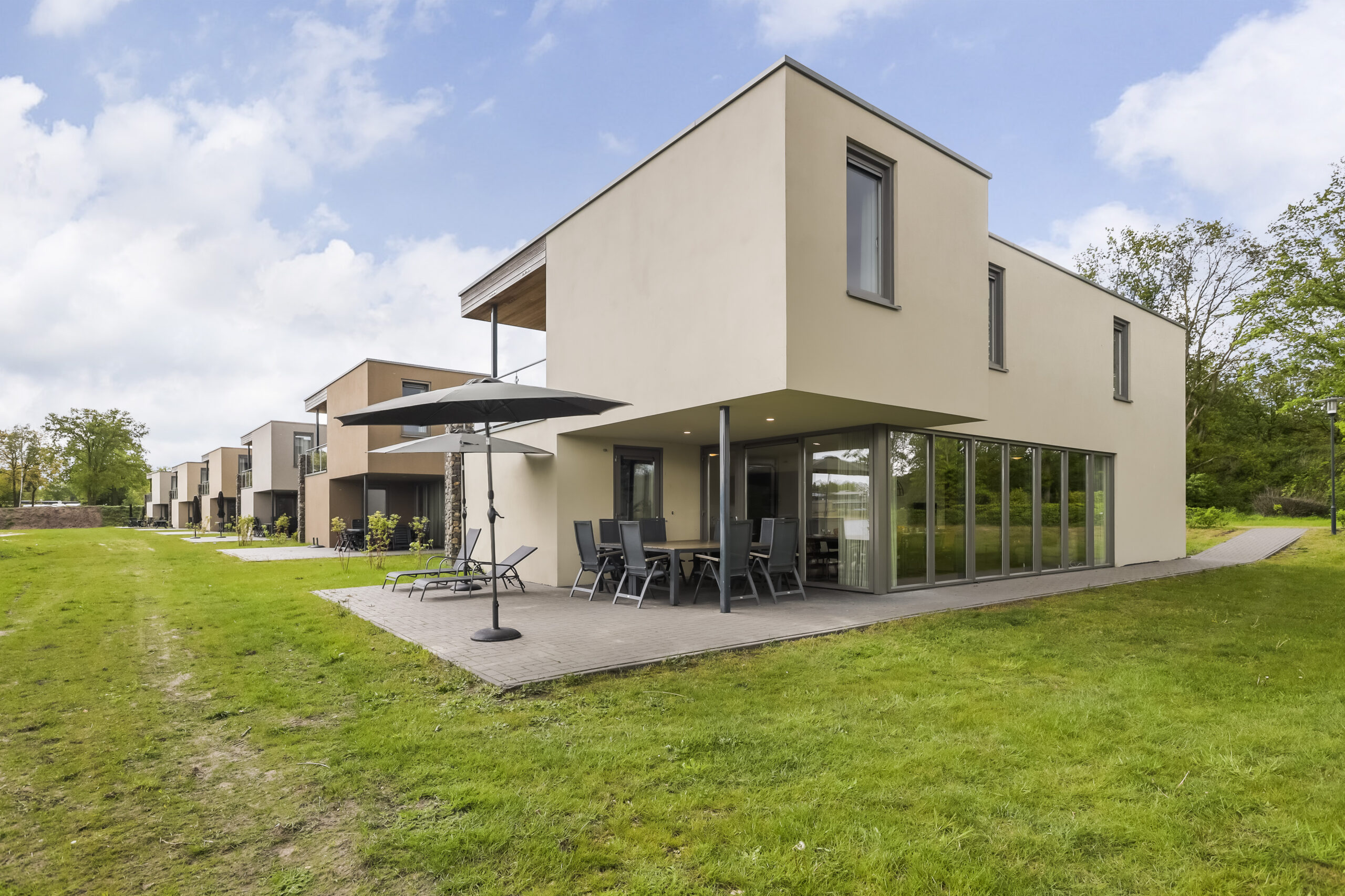 12-persoons watervilla