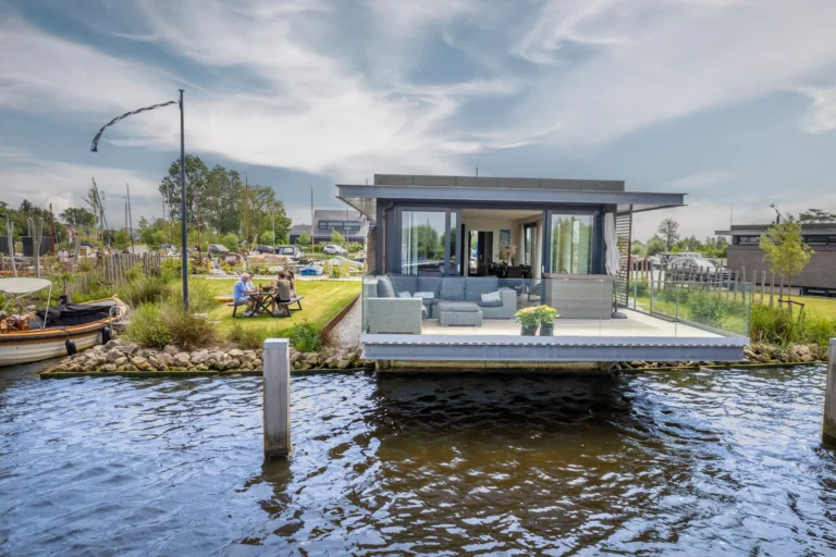 6-8-persoons waterwoning