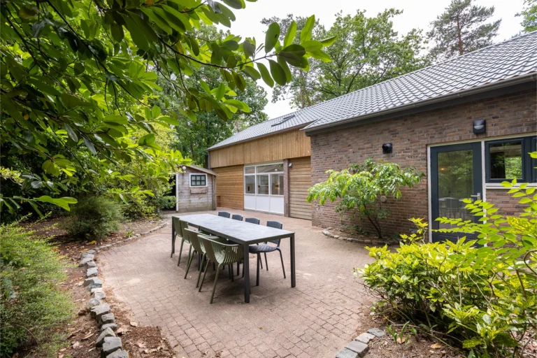 Bungalow 8