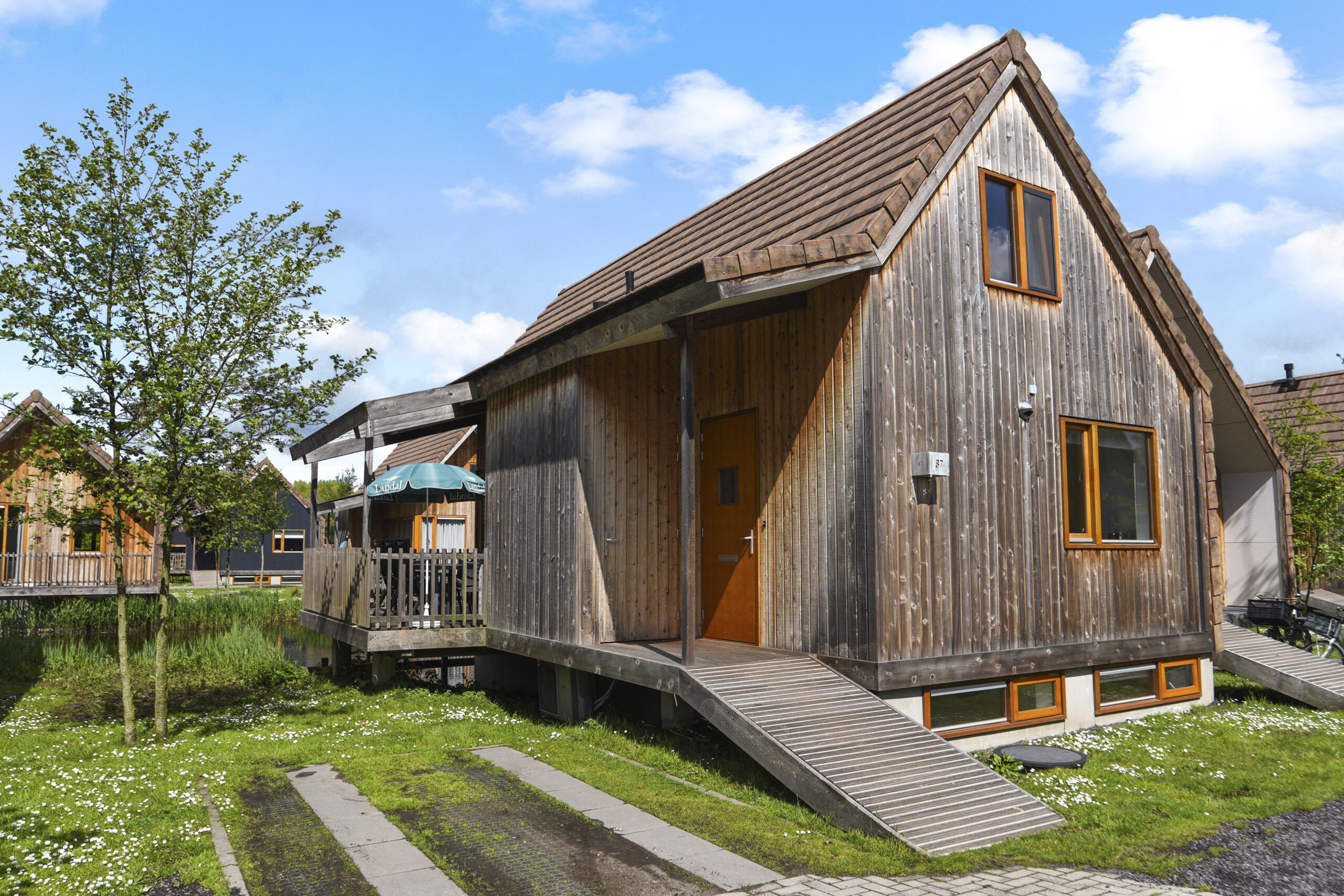 8-persoons waterwoning